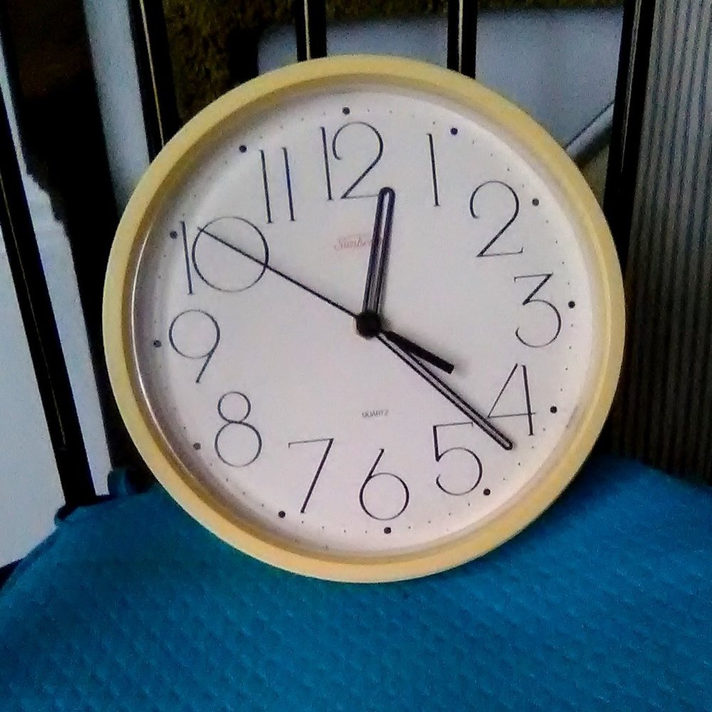 Quartz Wall Clock/Sunbeam